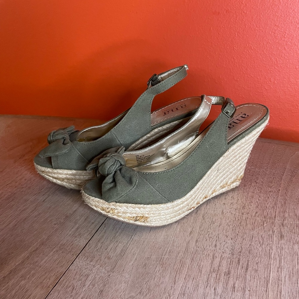 Wedge Heels. Size 8.